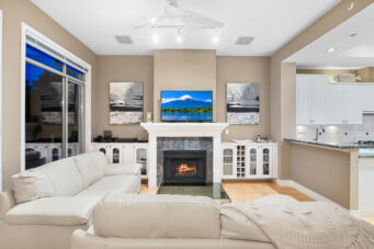 2456 Carr Lane